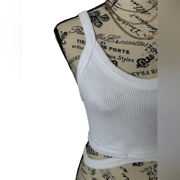 Brand New Ribbed Crop Top With Cut Outs - Picture 3 of 6